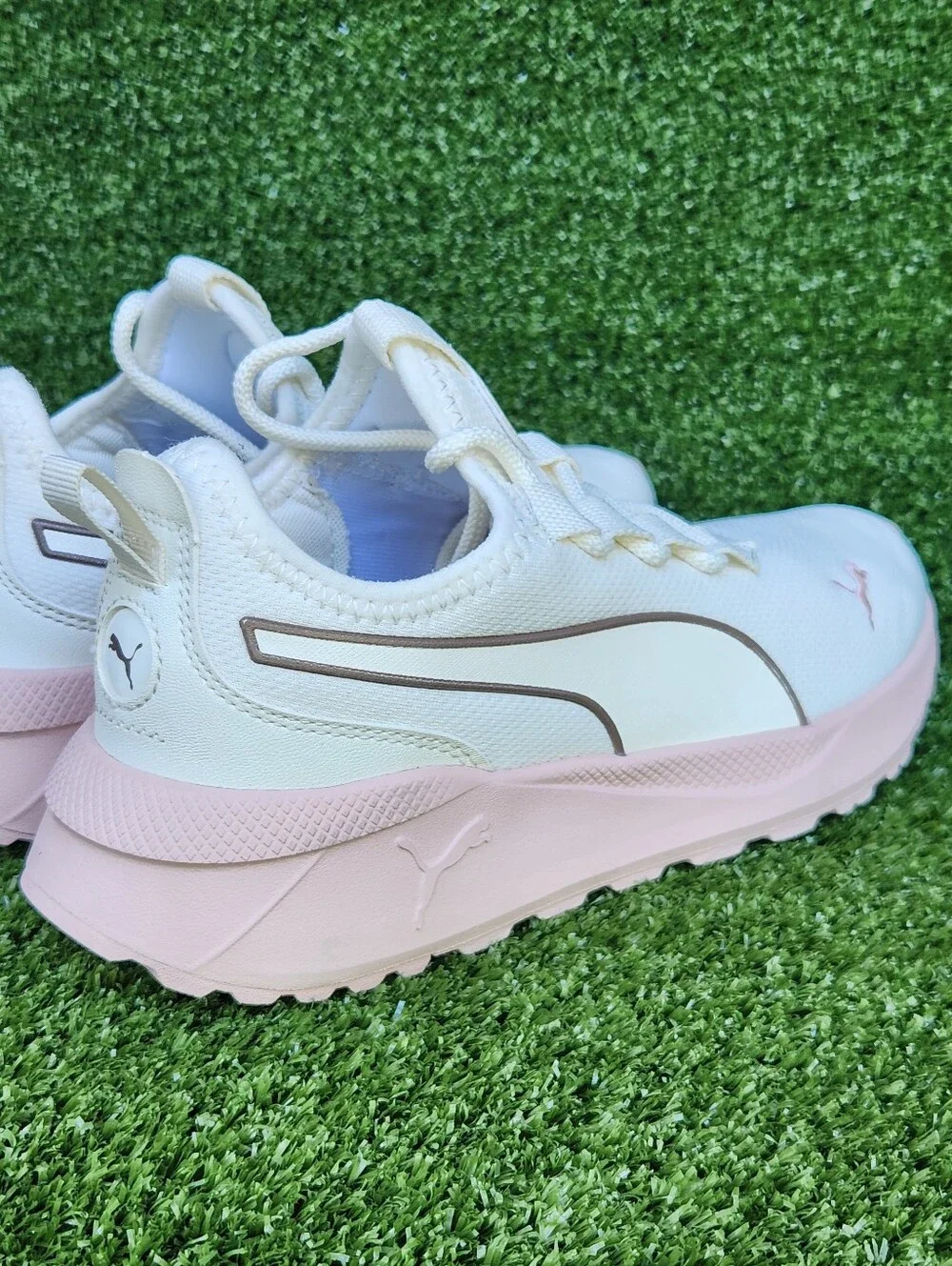 Puma Pacer Future Rose/Cream Size 4 Big Girls Youth SoftFoam Comfort Sneakers